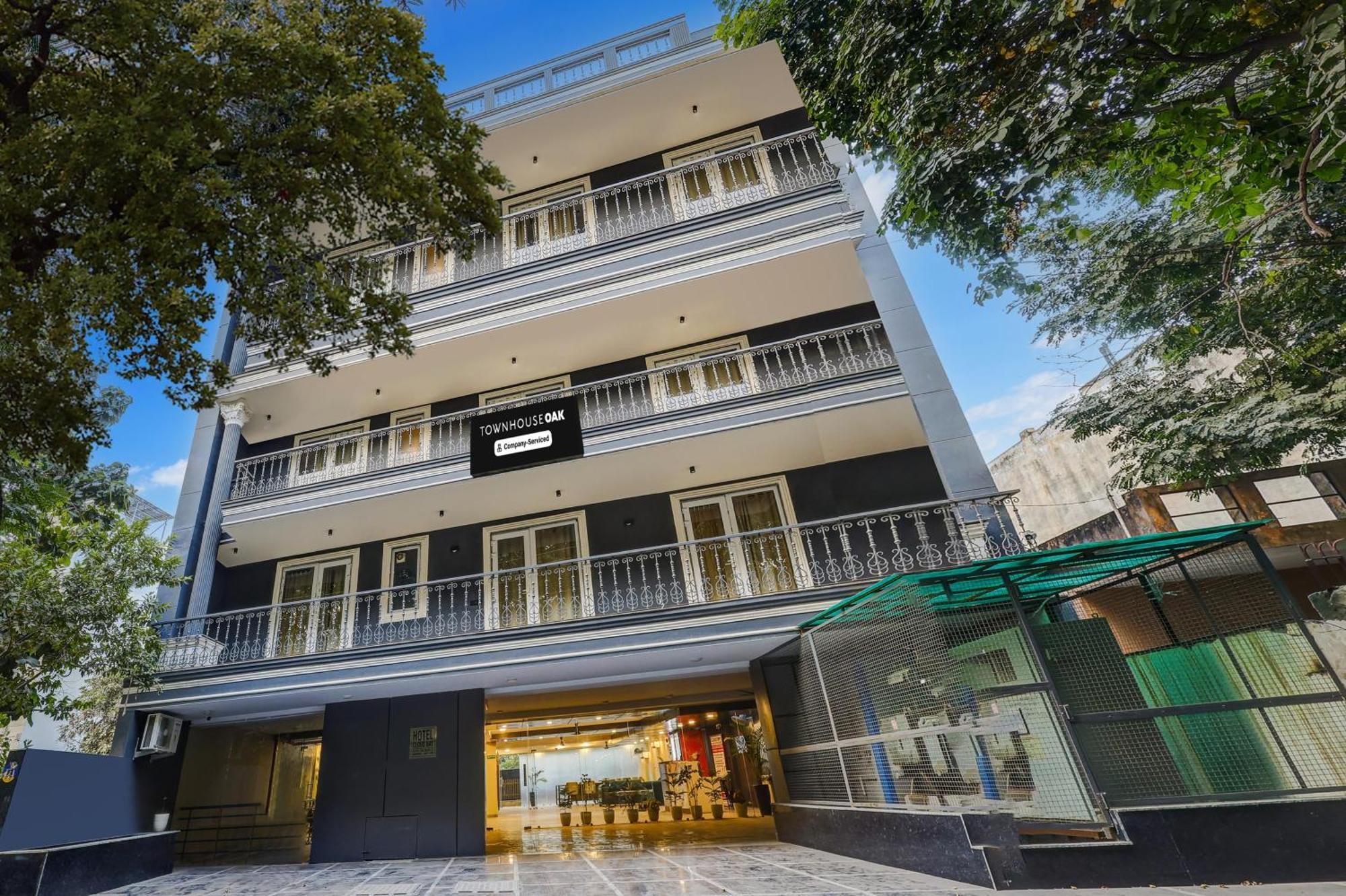 Super Townhouse Oak Udyog Vihar Hotel Gurgáon Kültér fotó