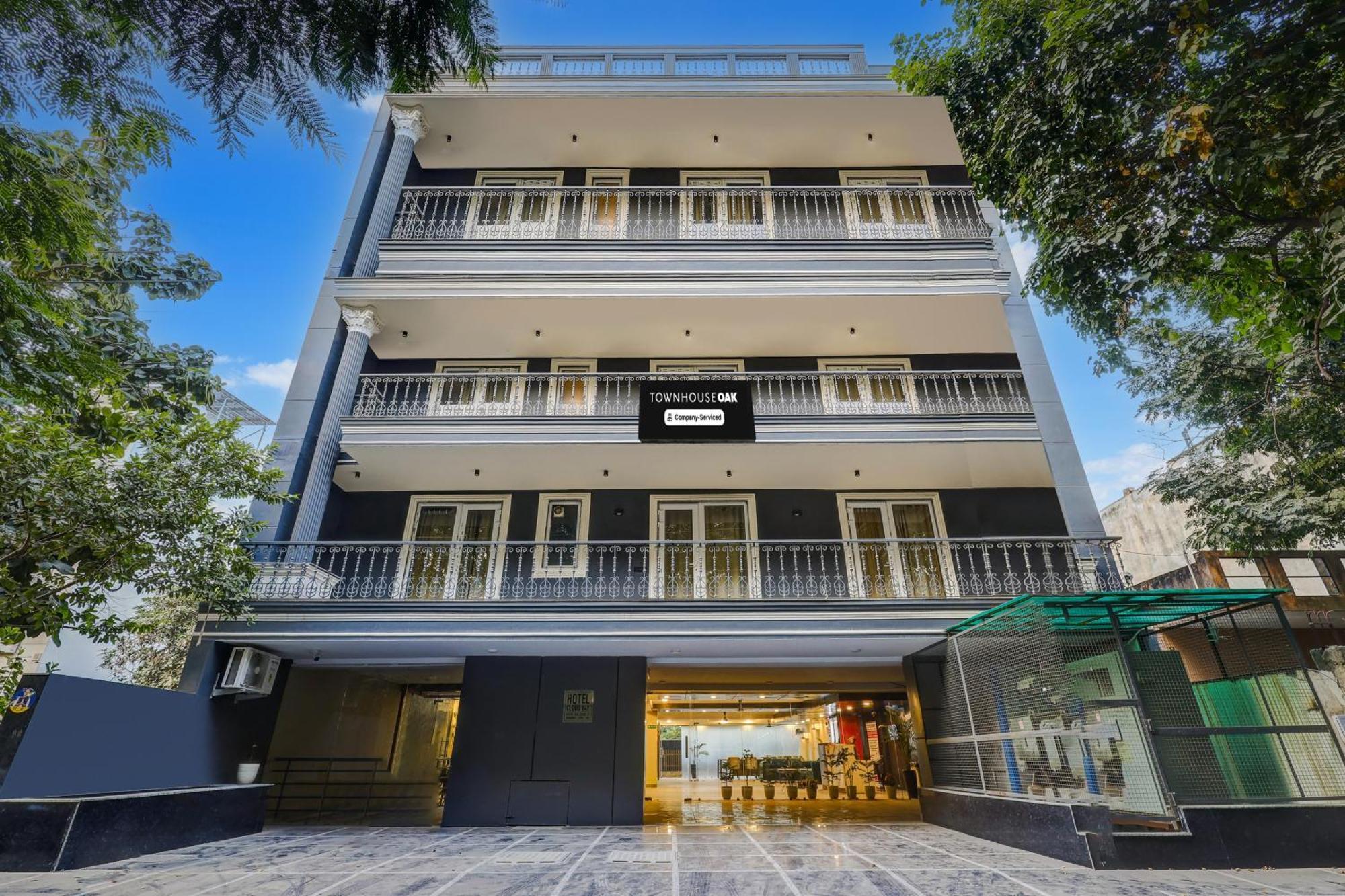 Super Townhouse Oak Udyog Vihar Hotel Gurgáon Kültér fotó