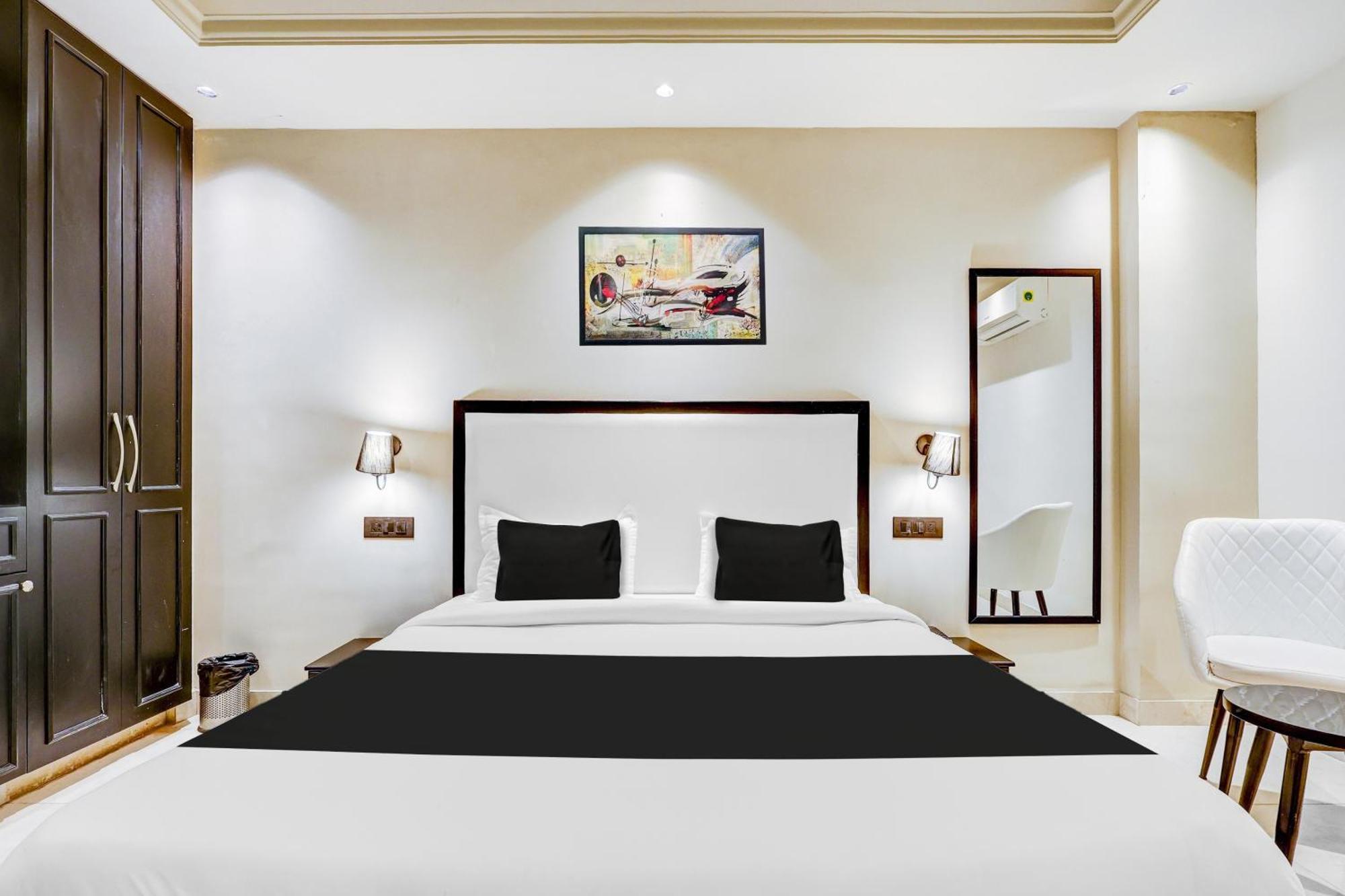 Super Townhouse Oak Udyog Vihar Hotel Gurgáon Kültér fotó