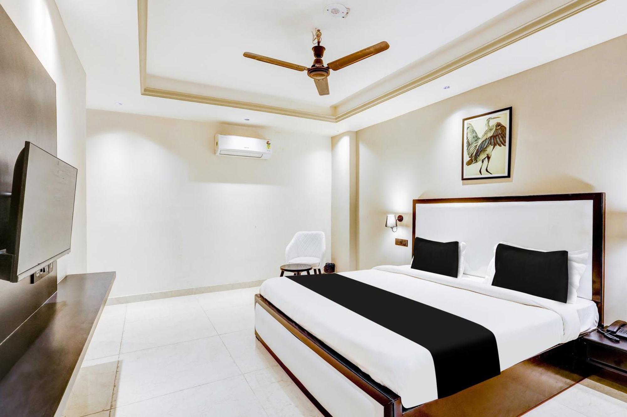 Super Townhouse Oak Udyog Vihar Hotel Gurgáon Kültér fotó