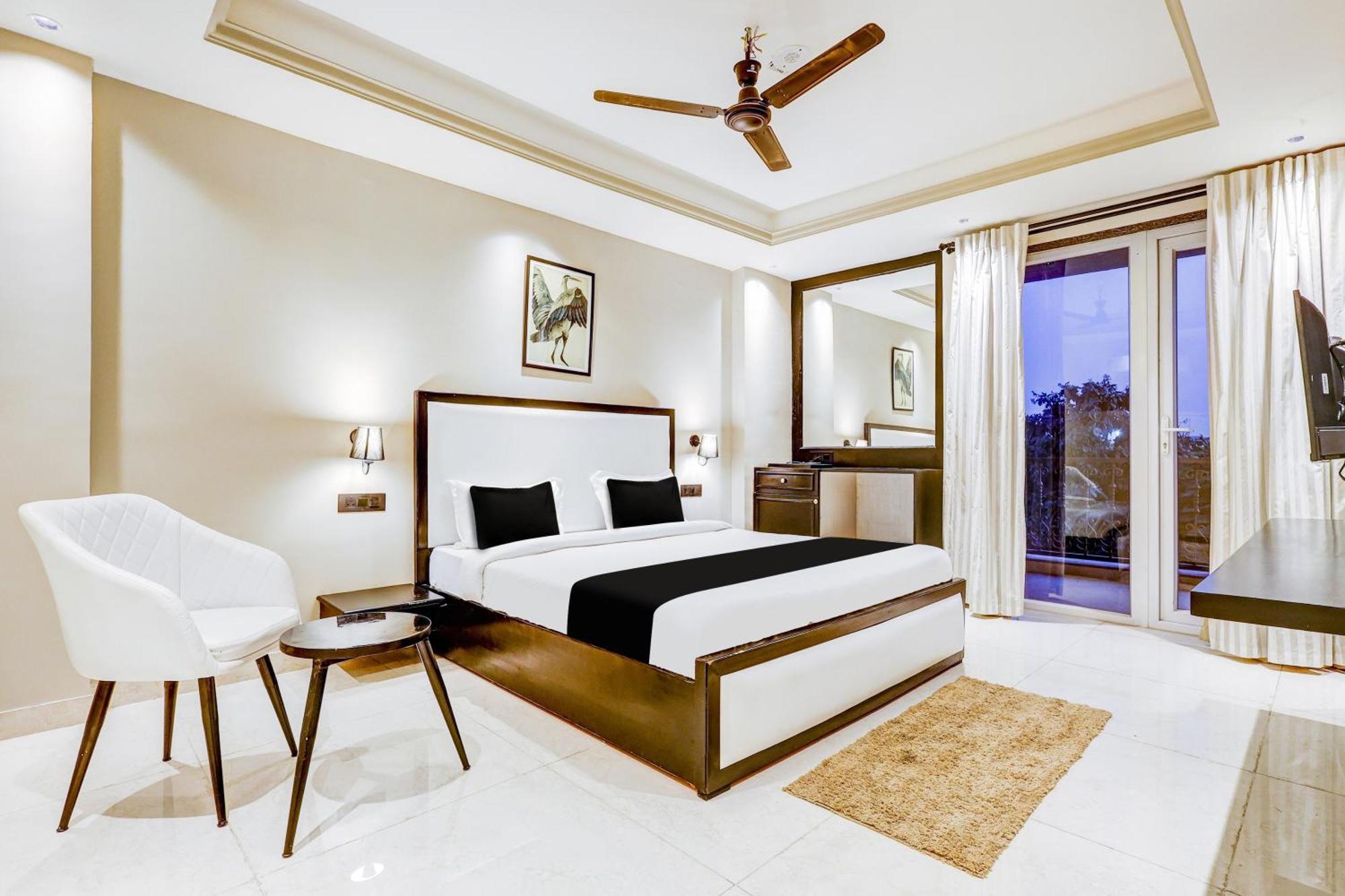 Super Townhouse Oak Udyog Vihar Hotel Gurgáon Kültér fotó
