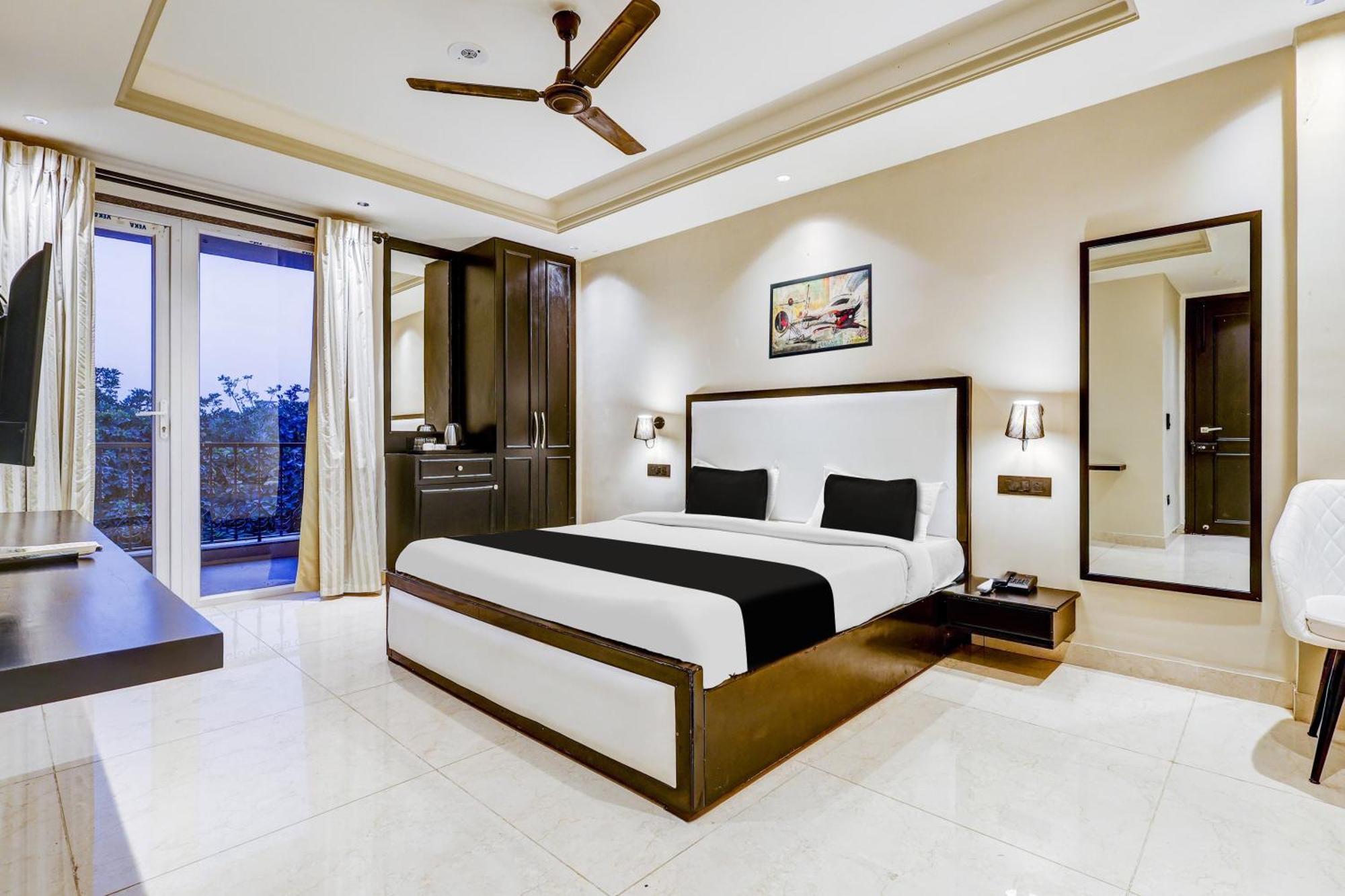 Super Townhouse Oak Udyog Vihar Hotel Gurgáon Kültér fotó